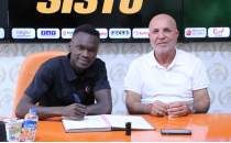 Alanyaspor'da 3 isme imza treni dzenlendi