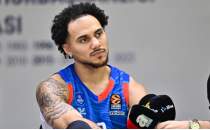 Anadolu Efes'te yeni kaptanlar Larkin ve Beaubois oldu