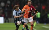 Galatasaray'da sol bek zm Bar Alper ile geldi