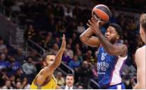 Anadolu Efes, Berlin'de geriden gelip kazand