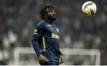 Allan Saint-Maximin'den dikkat ekici paylam