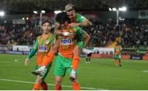 Alanyaspor, Sami Uurlu ile evinde farkl!