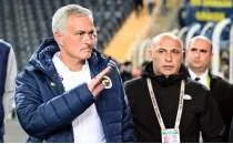 Jose Mourinho kararn verdi! Slavia Prag manda 11 deiiyor