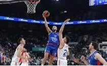 Anadolu Efes, Kzlyldz' eli bo gnderdi!