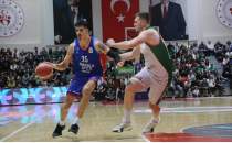 Anadolu Efes, deplasmanda 27 farkla galip