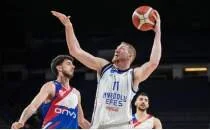 Anadolu Efes, son haftada kazandı!