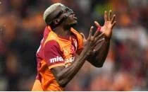 Osimhen'den Okan Buruk ile grme!