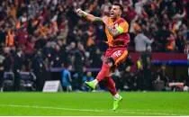 Galatasaray, 13 yl sonra ilk peinde!