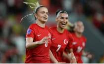 A Milli Kad�n Futbol Tak�m�, Arnavutluk