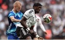 Beikta, evinde gurbeti yayor