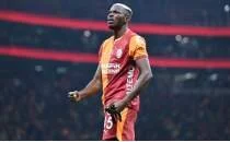 Victor Osimhen, att gollerle takmn srtlyor!