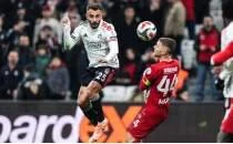 Sergen Yal��n'dan G�khan Sazda��'na uyar�