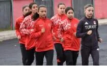 Van'�n ko�ucu k�zlar�, bu y�l 46 madalya kazand�