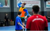 Nil�fer Belediyespor, zirve y�r�y���n� s�rd�r�yor