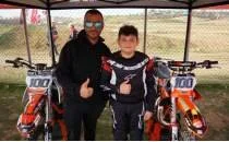 �ampiyon motosiklet�i Berat �enkalayc� babas�n�n izinden gidiyor