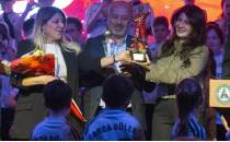 Bolu'da '2025 Y�l�n Sporcusu' �d�l� Arda G�ler'e verildi