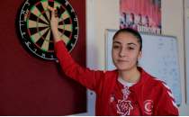 15 ya��ndaki Zeynep Y�lmaz, b�y�klerde d�nya ��ampiyonu oldu