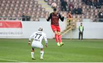 �orum FK evinde Sakaryaspor'a ge�it vermedi