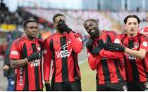 Vanspor FK, Hatayspor'u rahat ge�ti