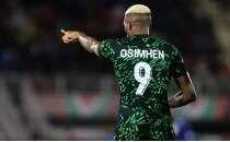 Victor Osimhen, Lionel Messi'yi ge�ti!