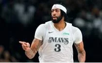 Mavericks'te Anthony Davis'in hazrlk kamp belirsizlii