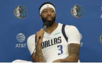 Anthony Davis, kariyerinin geri kalannda koruyucu gzlk takacak