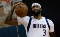 Anthony Davis kampa kilo alarak geldi, sebebine deindi