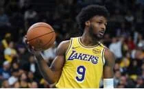 Redick: 'Bronny, Mitchell ve McConnell' rnek alp forma girmeli'