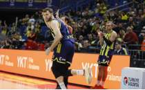 Fenerbah�e Beko, y�l� galibiyetle kapatt�!