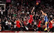 NBA'de Blazers, Stephen Curry'nin 48 saysna ramen Warriors' yendi