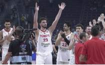 12 Dev Adam svire deplasmannda