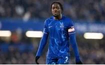 Galatasaray'da stoper harekat�!