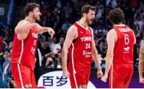 12 Dev Adam, Yunanistan' farkl yenerek finalde!