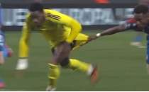 90+7: Fenerbahe isyanda!