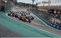 Lando Norris ampiyonlua kouyor