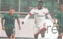 10 kii Sakaryaspor, beraberlii kurtard!