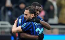 Galatasaray'dan Hakan �alhano�lu'na 12 milyon euro