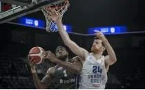 Anadolu Efes, ligde Aliaa Petkimspor'a da malup oldu!