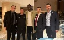 Gomis'ten Galatasaray'a ziyaret!