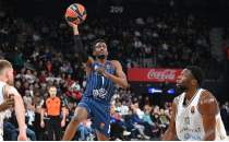 CANLI: Anadolu Efes - Dubai Basketbol