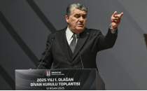 Serdal Adal�, VAR kararlar�na tepki!