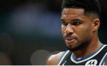 Giannis sosyal medya hesaplarn temizleyerek takipilerini oke etti!