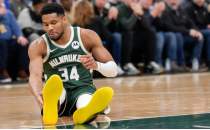 Giannis, Milwaukee Bucks ile geleceini grmeye balad