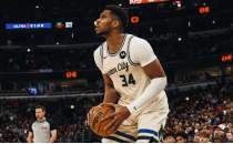 Bucks, 'zorlay�c� bir talep' olmadan Giannis'i takas etmeyecek