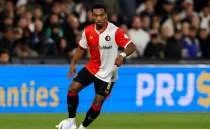 Fenerbahe'ye transferde van Persie engeli!