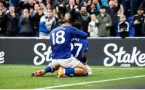 Everton, evinde rahat kazand