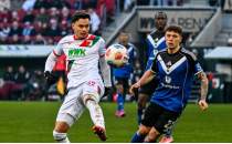 Augsburg tek golle kazand