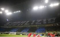 Polis yasana ramen telefonla koreografi