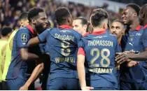 Lens, liderli�i PSG'ye vermiyor!