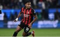 Galatasaray ve Fenerbah�e Nkunku i�in kar�� kar��ya